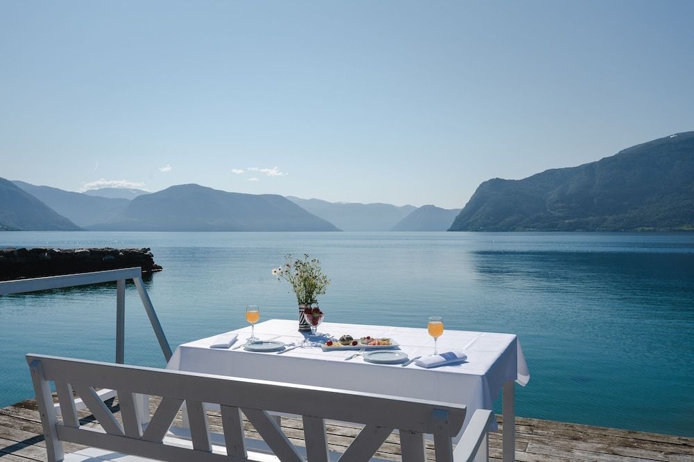 Leikanger Fjord1