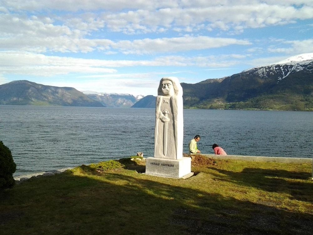 Leikanger Fjord3