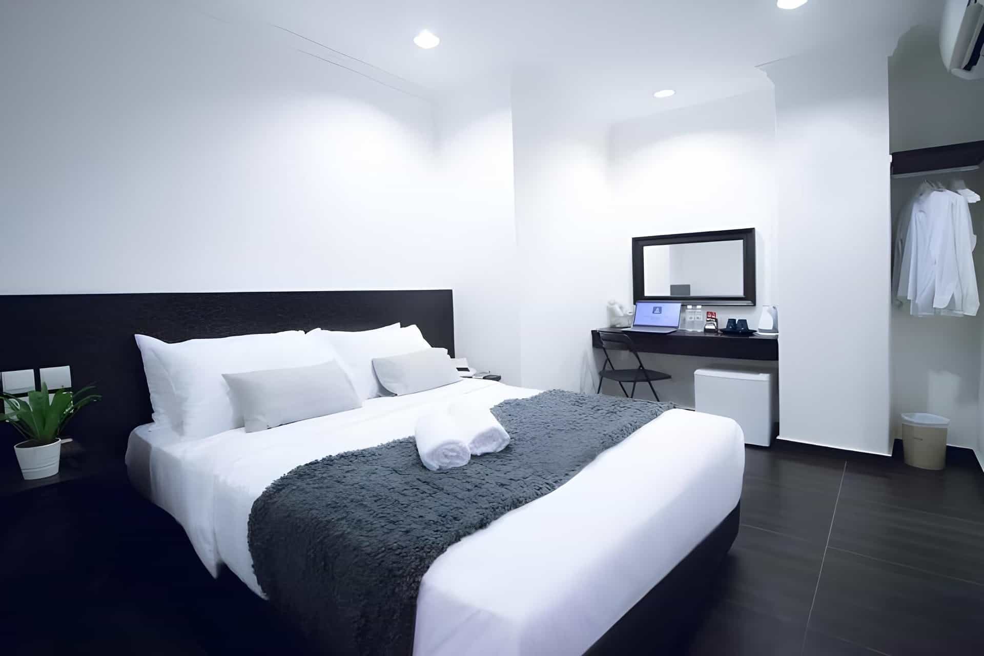 Harbour Ville Hotel Hamilton Harbour Ville Hotel Hamilton