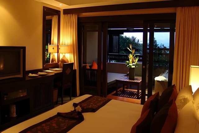 Deluxe Room, Jetted Tub