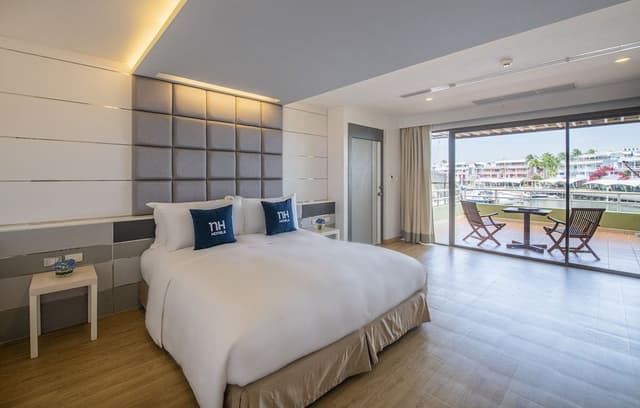 Marina Suite