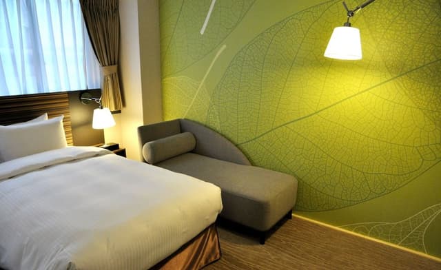 Metro Room