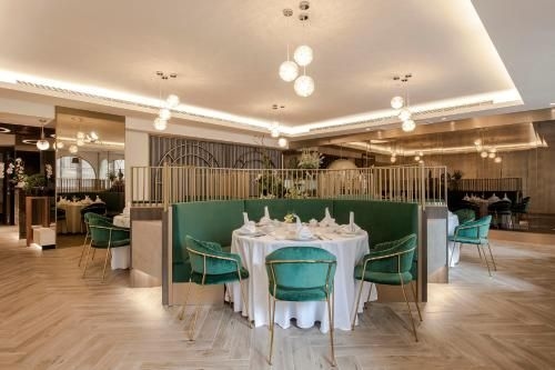 แฮมป์ คอร์ต พาเลซ (Hamp Court Palace)4