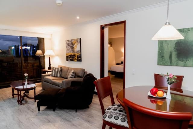 Suite with Whirlpool GQJ