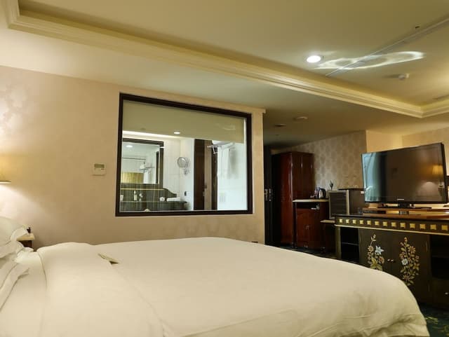 Studio Suite, 1 Bedroom (Royal building)