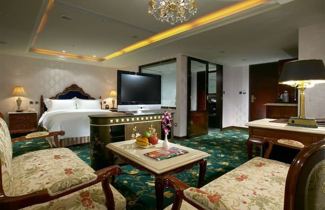 Studio Suite, 1 Bedroom (Royal building)