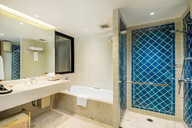Grand Deluxe Three-Bedroom Suite
