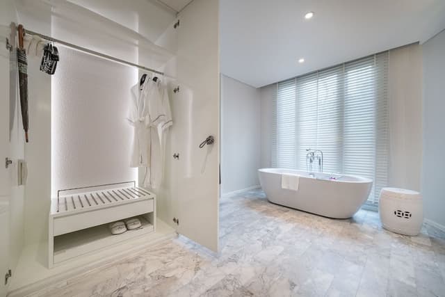 Suite, City View