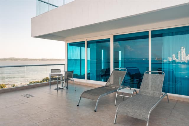 1 KING SUITE WITH PARLOR OCEAN VIEW
