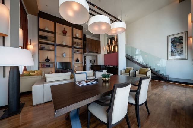 GRAND DUPLEX SUITE, Piano Club Privilege, Separate Living Room