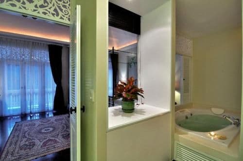 Royal King Room