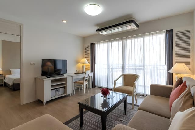 1 Bedroom Suite