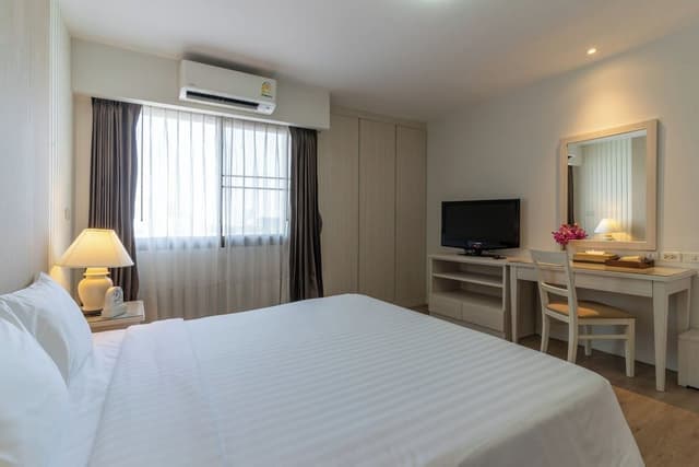 1 Bedroom Suite