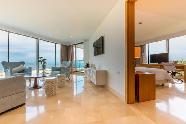 Master Suite cama King + cama Queen + sofa cama, Ocean Front (KNX2)