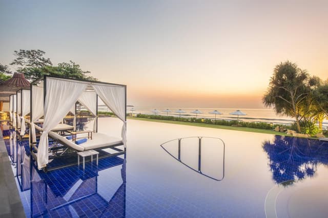 VanaBelle Ocean View Pool, Suite, 1 King, Sofa bed
