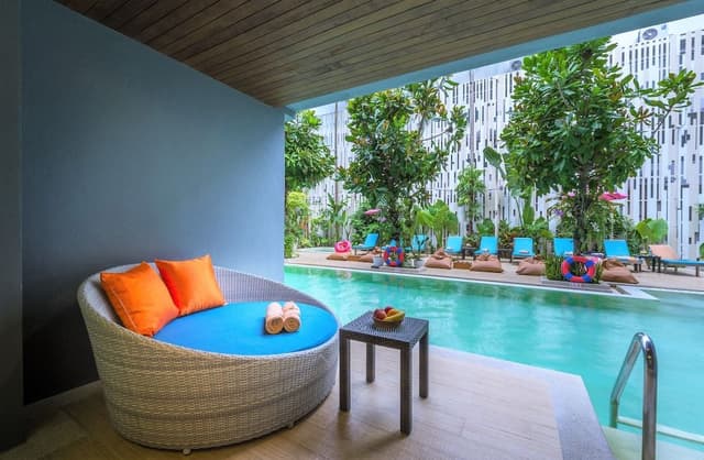Deluxe Pool Access Room