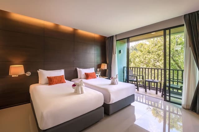 Deluxe Connecting Room (Deluxe Family Room)