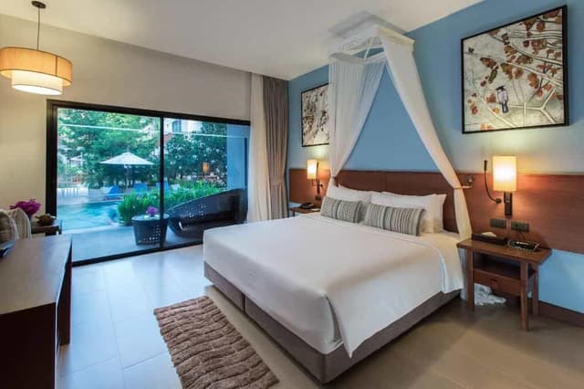 Premier Pool Access Room