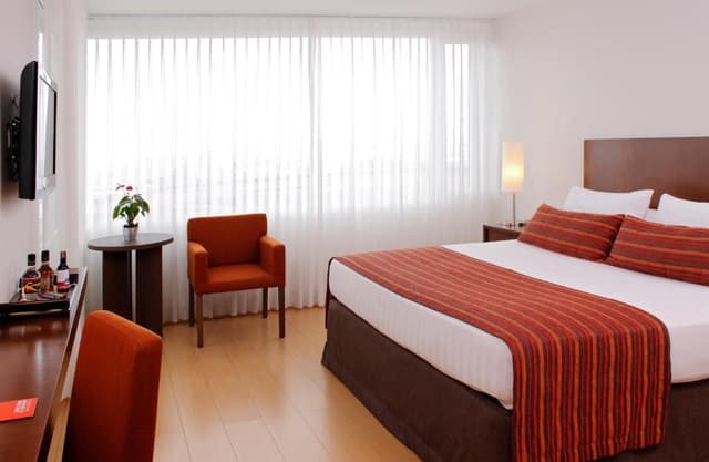 Standard Queen Room