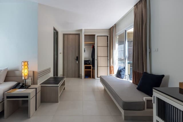 Pool Access Mini Suite Room