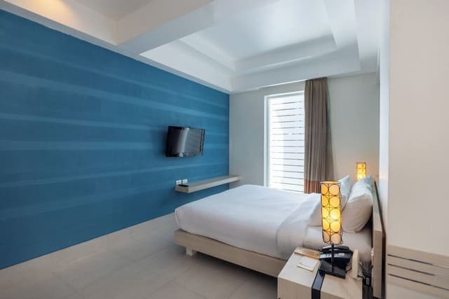 Pool Access Mini Suite Room