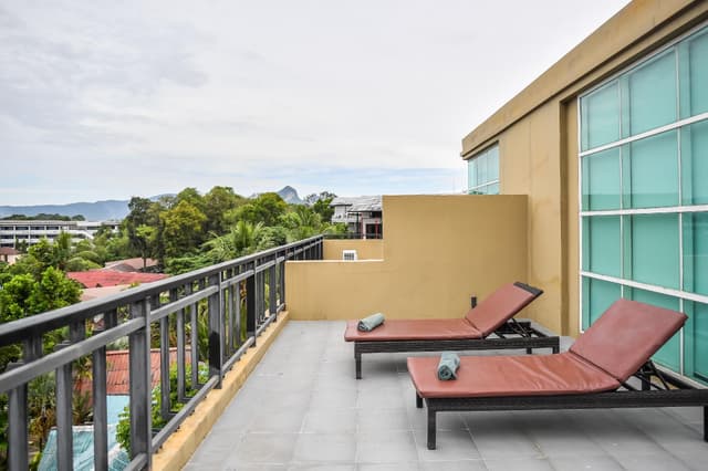 Moon Deck Suite
