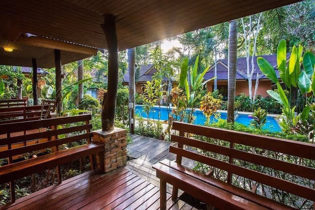 Standard Room, Poolside