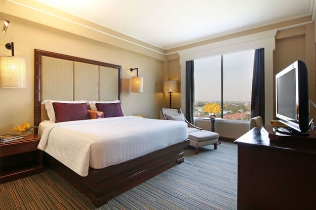 Deluxe Premium King Bed