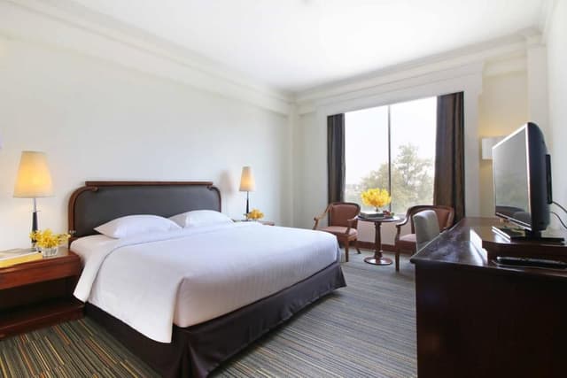 Deluxe Premium King Bed