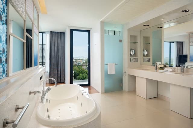 Club Executive Ocean Suite
