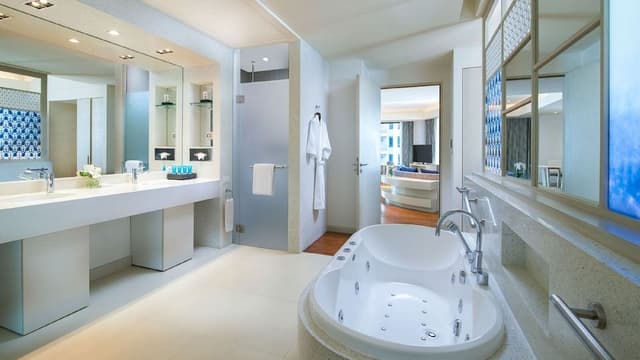 Club Executive Ocean Suite