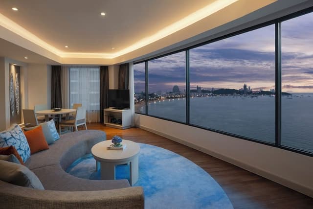 Club Executive Ocean Suite