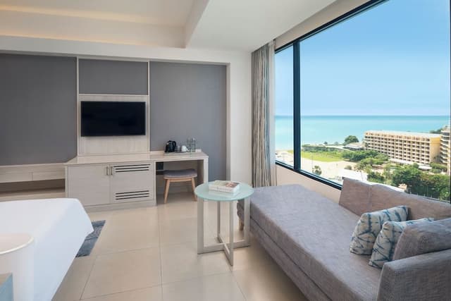 Deluxe Room, 1 King Bed, Ocean View