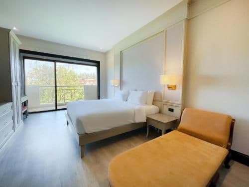Two-Bedroom Seaside Family Suite - 2 King