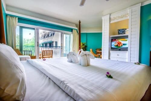 Deluxe with Bathtub