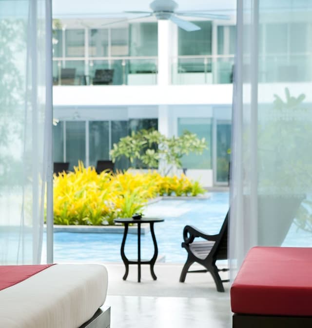 Deluxe Room, Pool Access