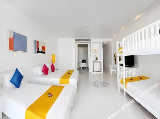 Deluxe Family Room