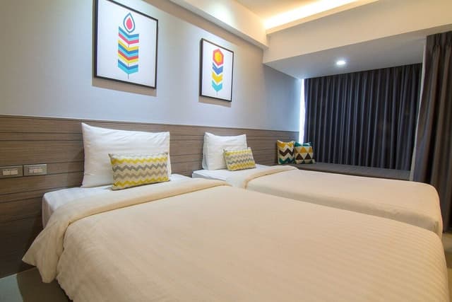 Superior Modern Room