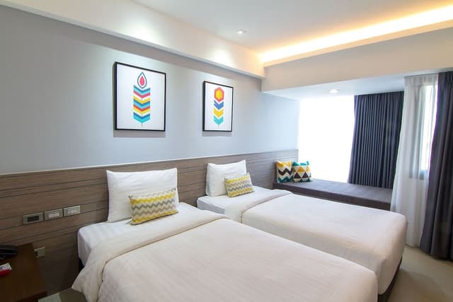 Superior Modern Room