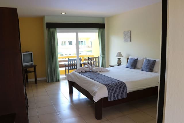Deluxe Double or Twin Room