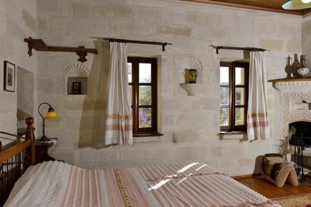 Honeymoon Suite