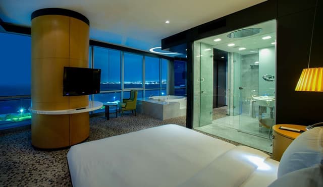 PRESIDENTIAL SUITE WITH JACUZZI AND SEA VIEW