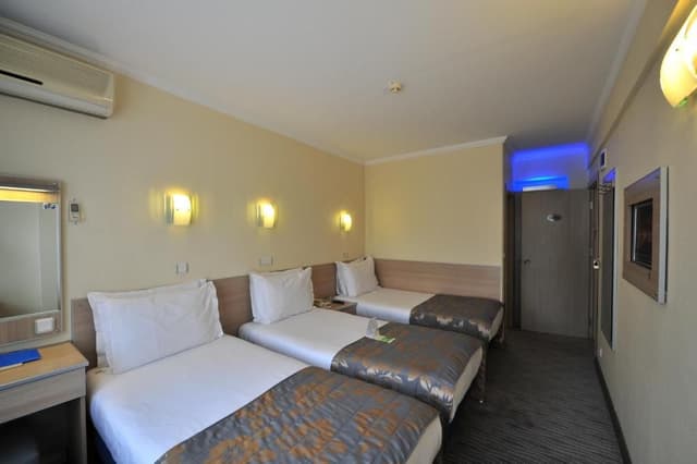 Triple Room