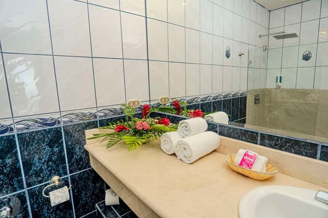 2 Queen Beds, Non-Smoking, Premium Room, Continental Breakfast
