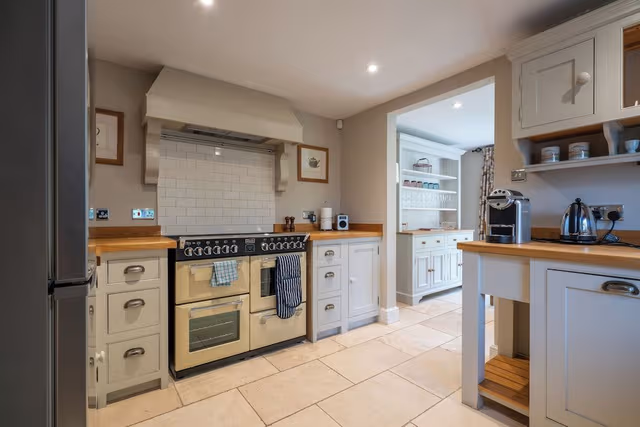 Country Cottage, 2 double bedrooms and 1 twin bedrooms