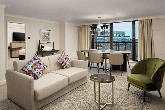 Deluxe Suite, 1 King Bed