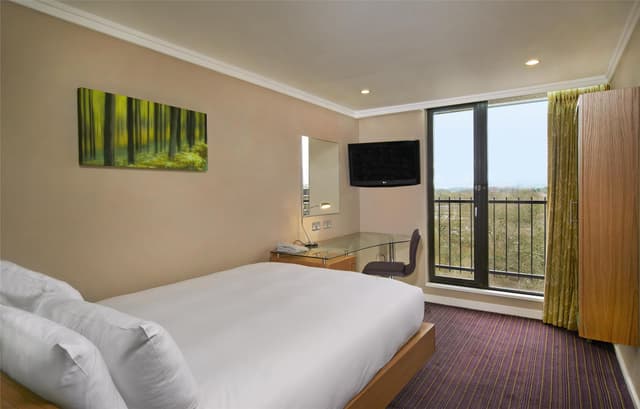 SINGLE DELUXE ROOM