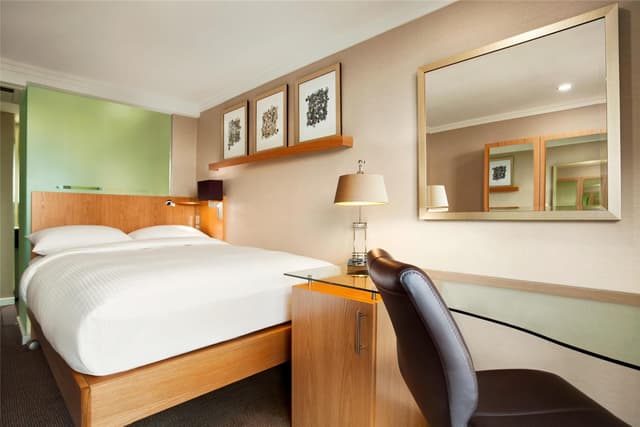 SINGLE DELUXE ROOM