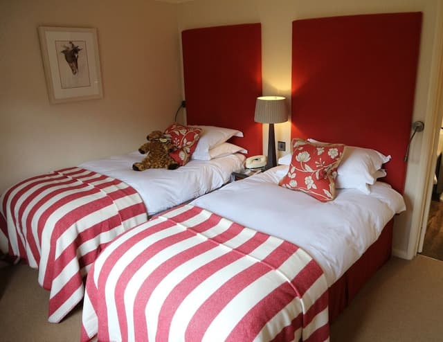 Good Twin Room