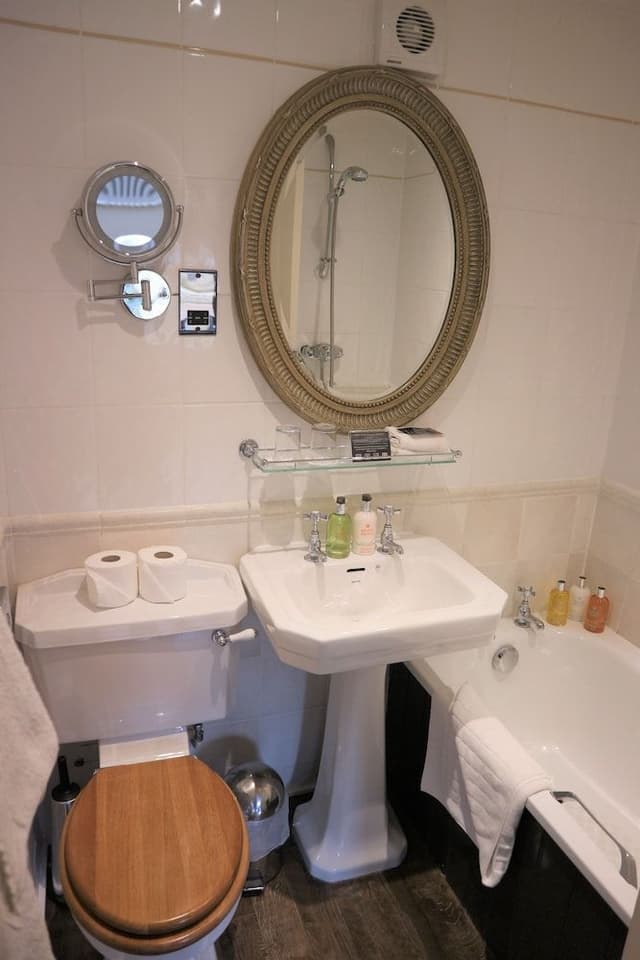 Good Twin Room